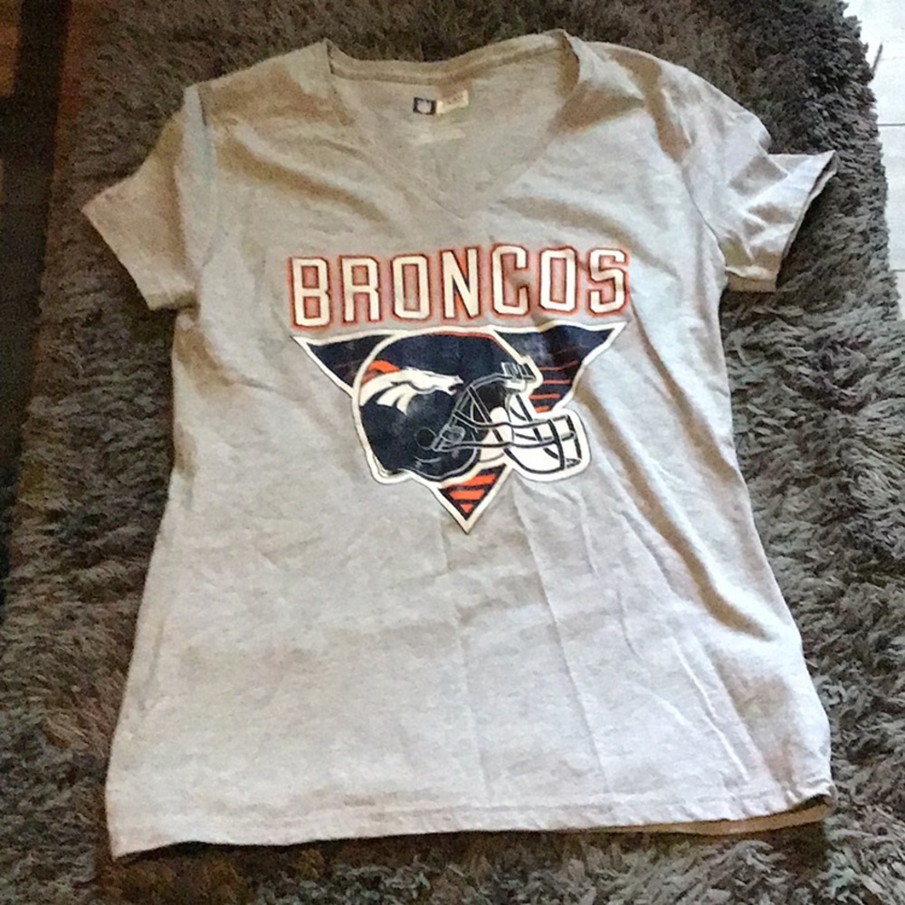 Women’s NFL Denver Broncos V neck shirt